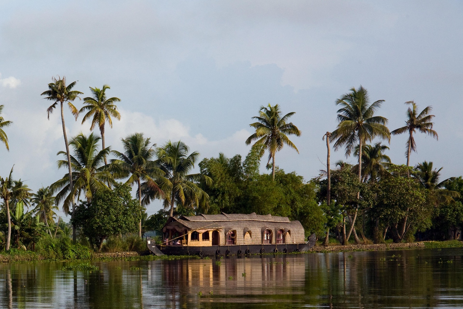kerala tour package from delhi