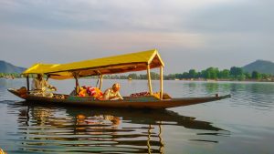 Kashmir tour package from delhi