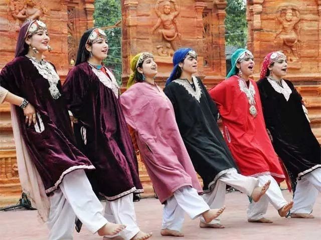 Kashmir tour packgae from delhi 