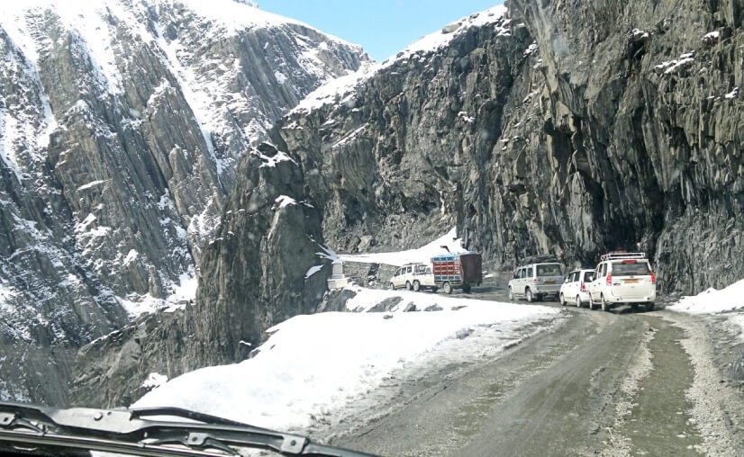 Kashmir tour package from delhi 