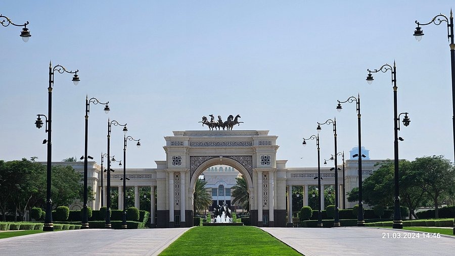 Dubai tour package from delhi