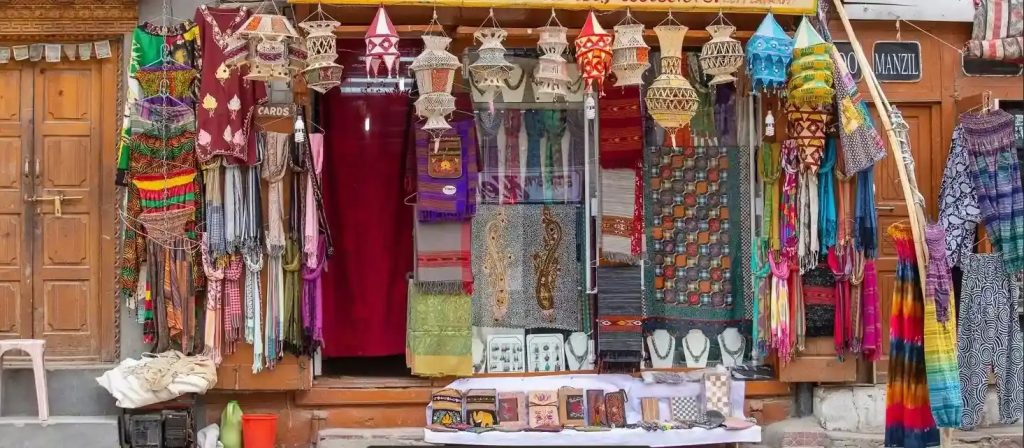 Kashmir tour package from delhi 